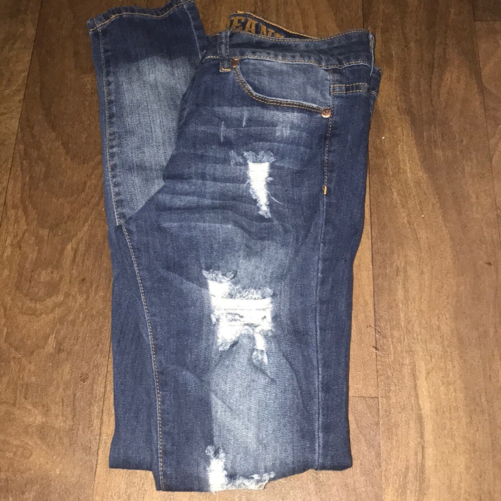 Ripped skinny jeans